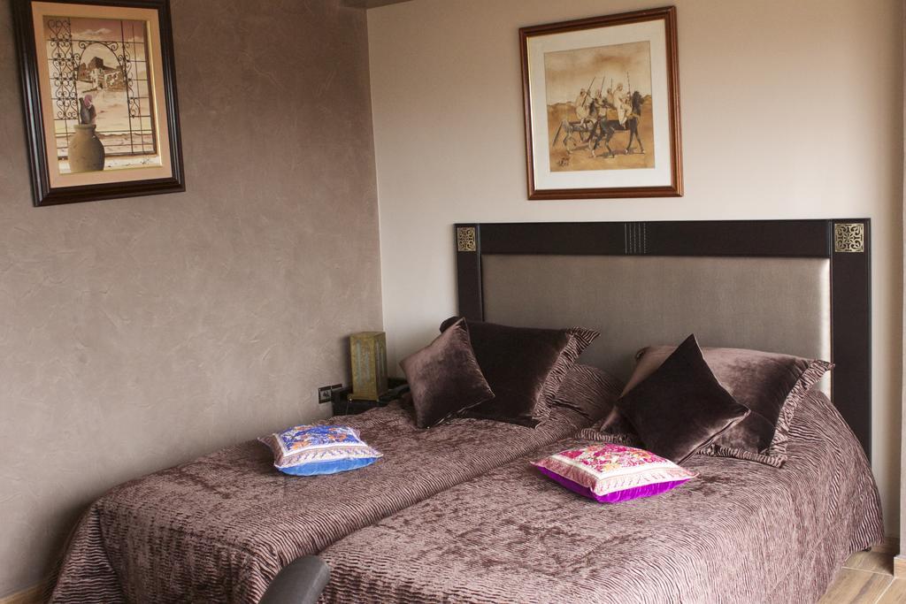Collier De La Colombe Hotel Meknes Room photo