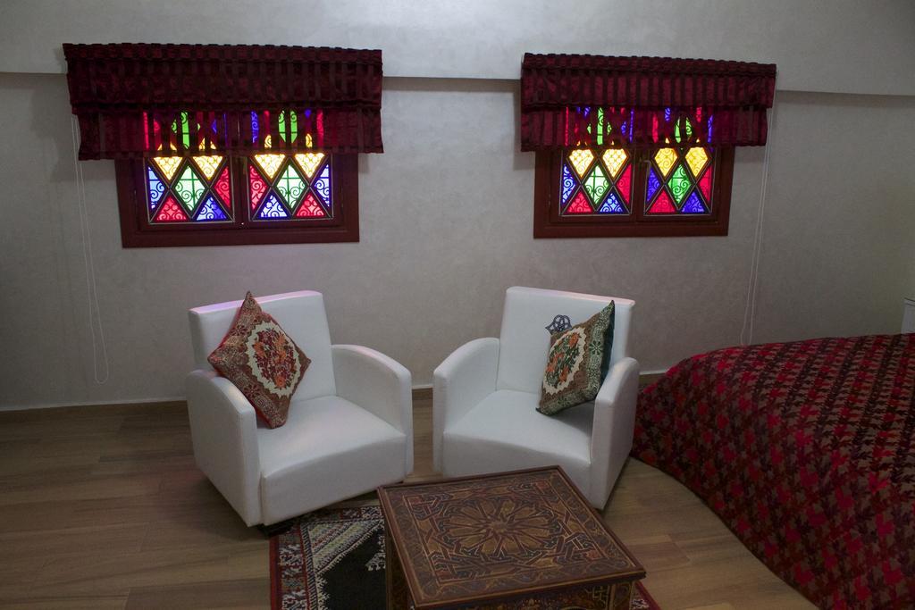 Collier De La Colombe Hotel Meknes Room photo
