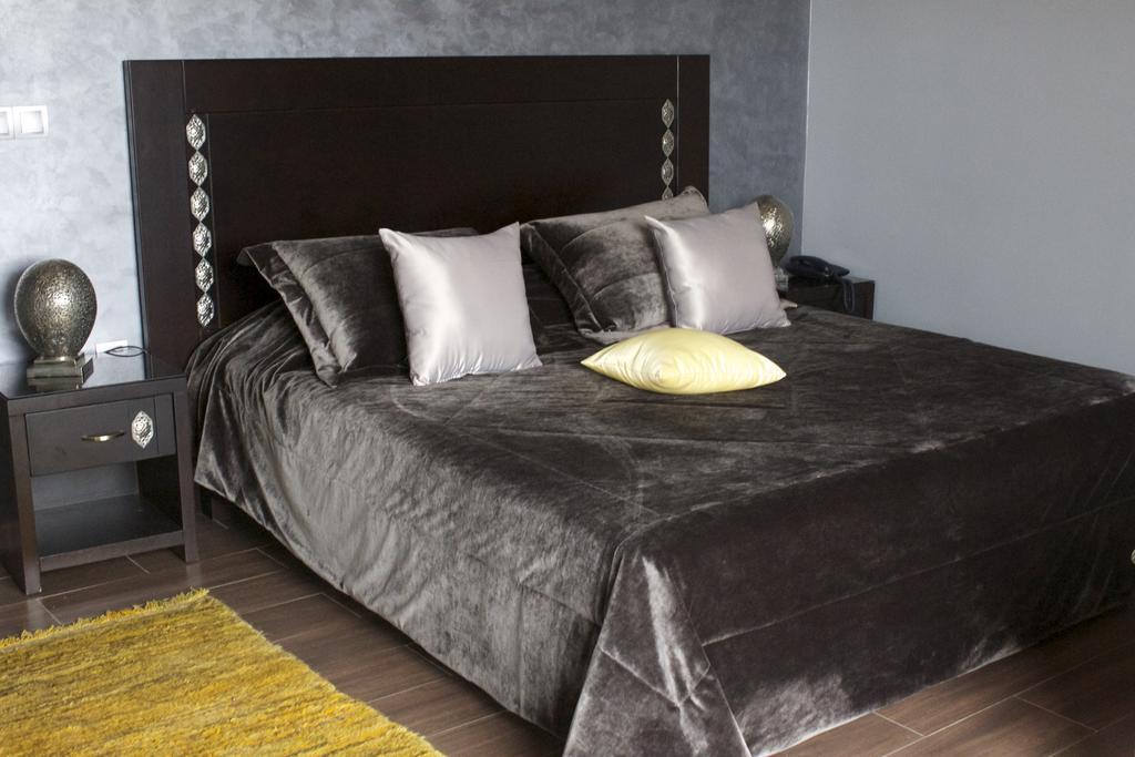 Collier De La Colombe Hotel Meknes Room photo