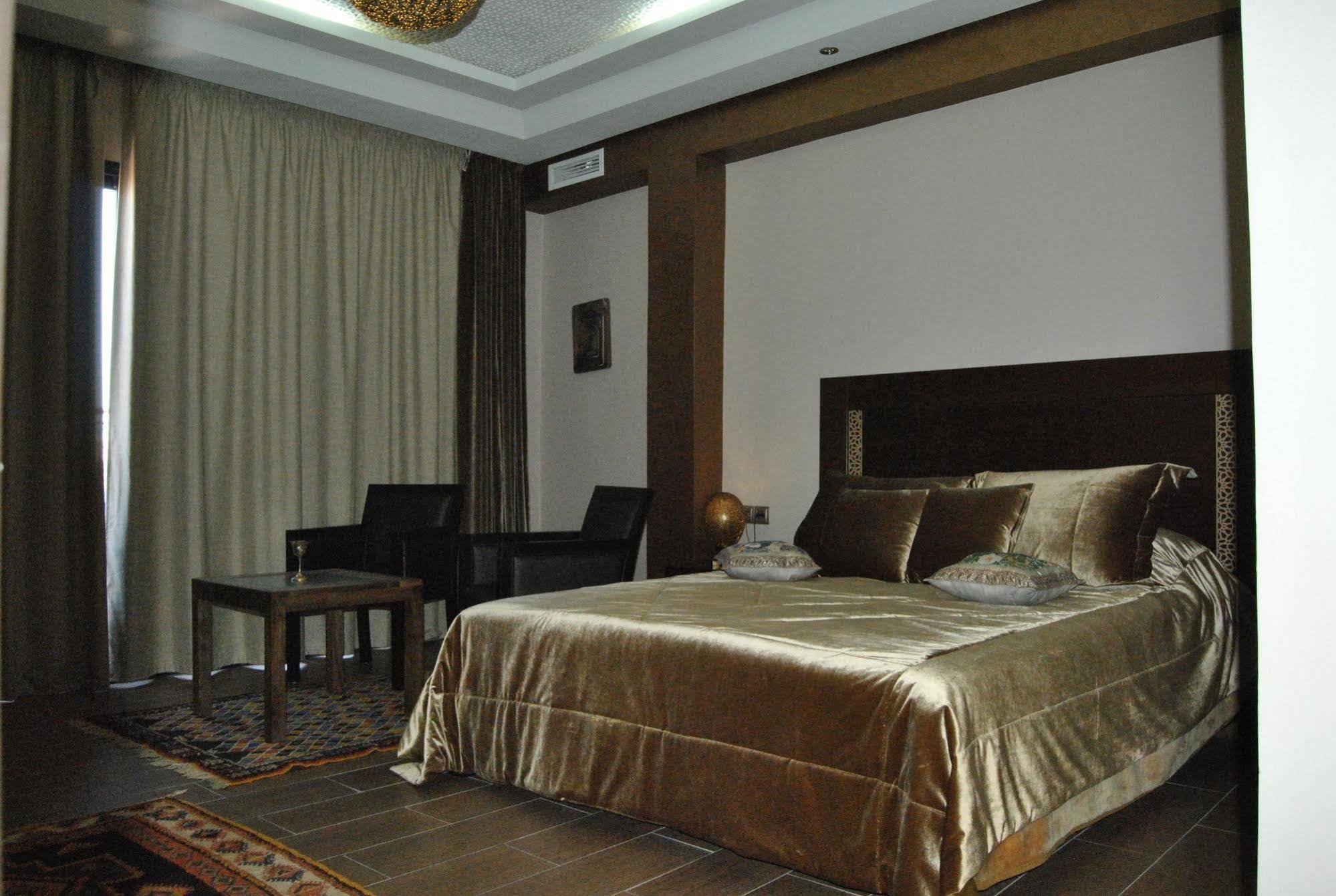 Collier De La Colombe Hotel Meknes Exterior photo